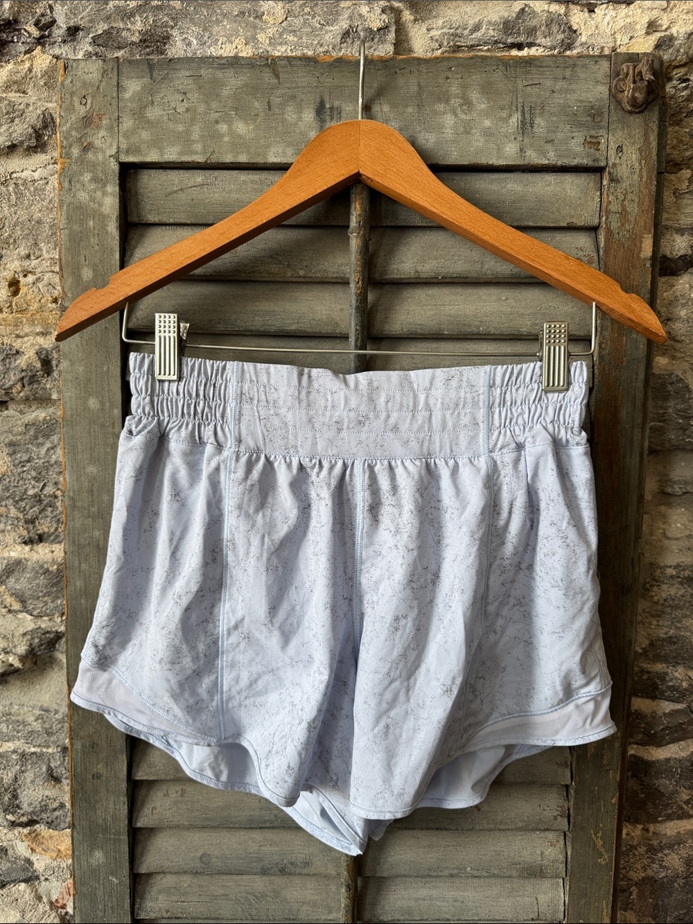 Hotty Hot High-rise Lined 4” short - pastel blue with gravel dust colour